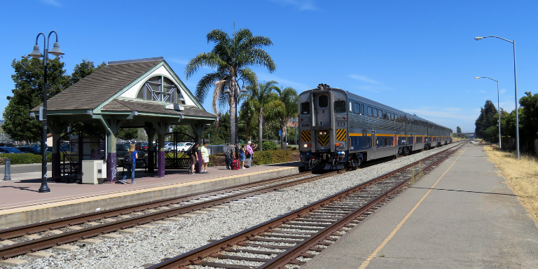 A northbound Capitol Corridor train arriving at Hayward station in July 2018